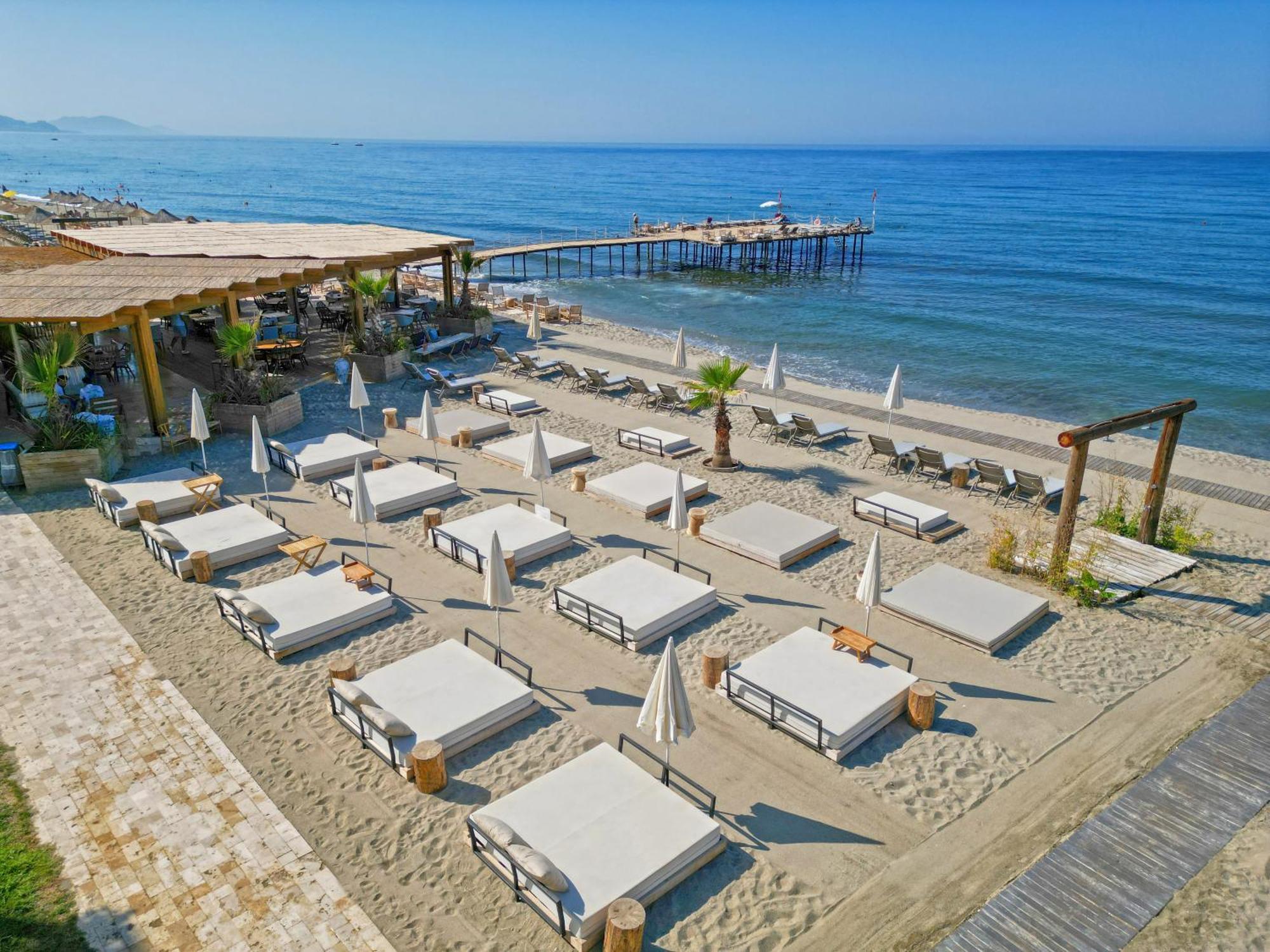 Day One Beach Resort & Spa - Adult Only Alanya Exterior foto The beach of the hotel