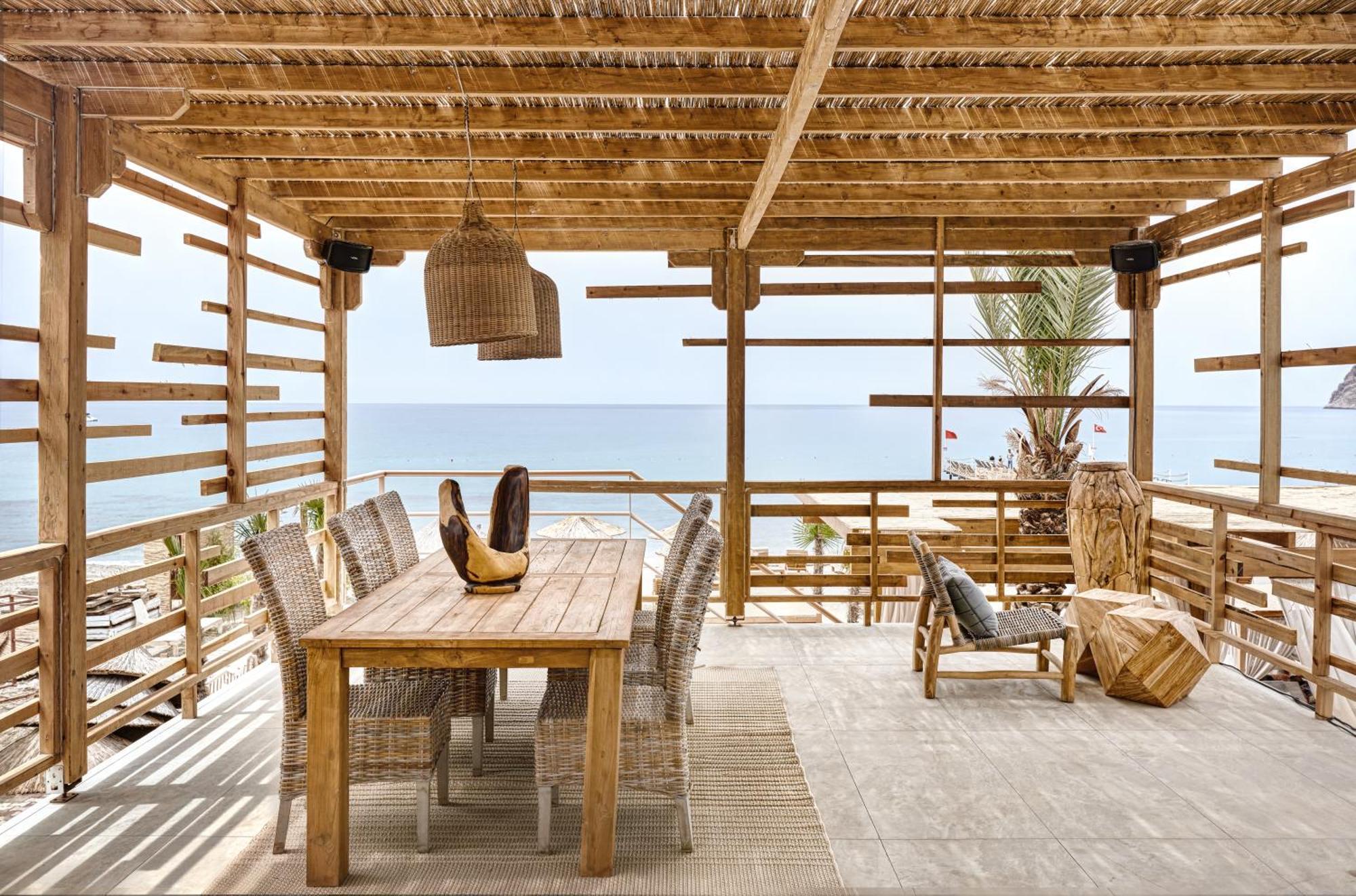 Day One Beach Resort & Spa - Adult Only Alanya Exterior foto The beach club at the Cape