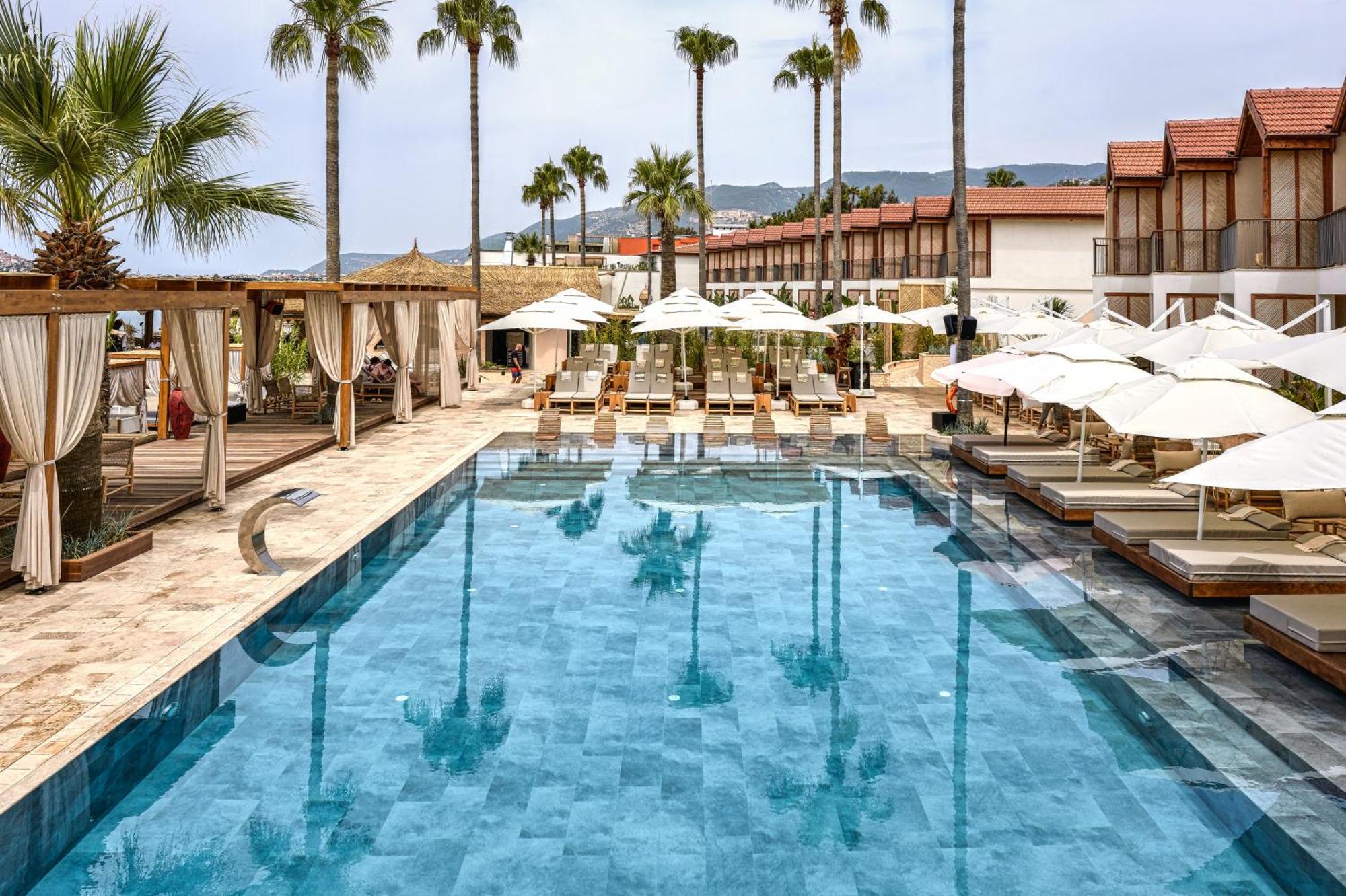 Day One Beach Resort & Spa - Adult Only Alanya Exterior foto The pool at the 1868 Beach Club