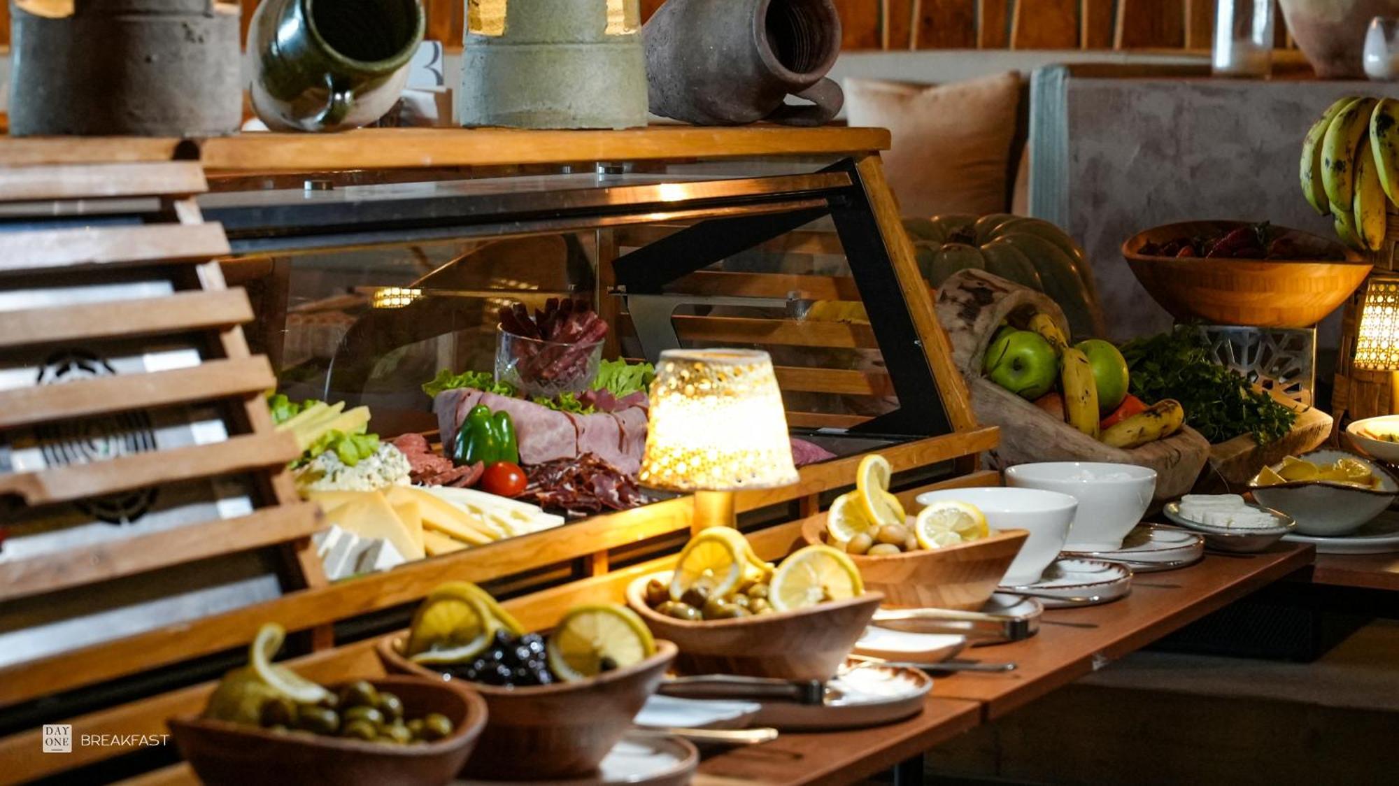 Day One Beach Resort & Spa - Adult Only Alanya Exterior foto A buffet at a hotel