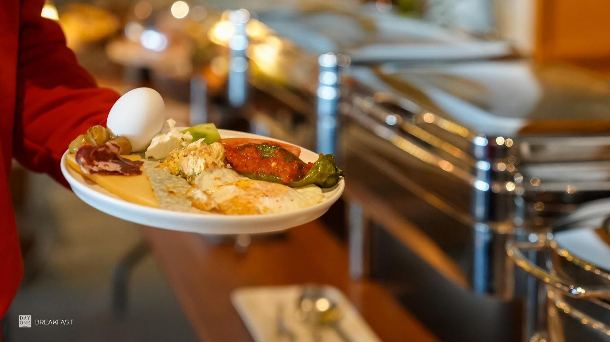 Day One Beach Resort & Spa - Adult Only Alanya Exterior foto A plate of Turkish breakfast