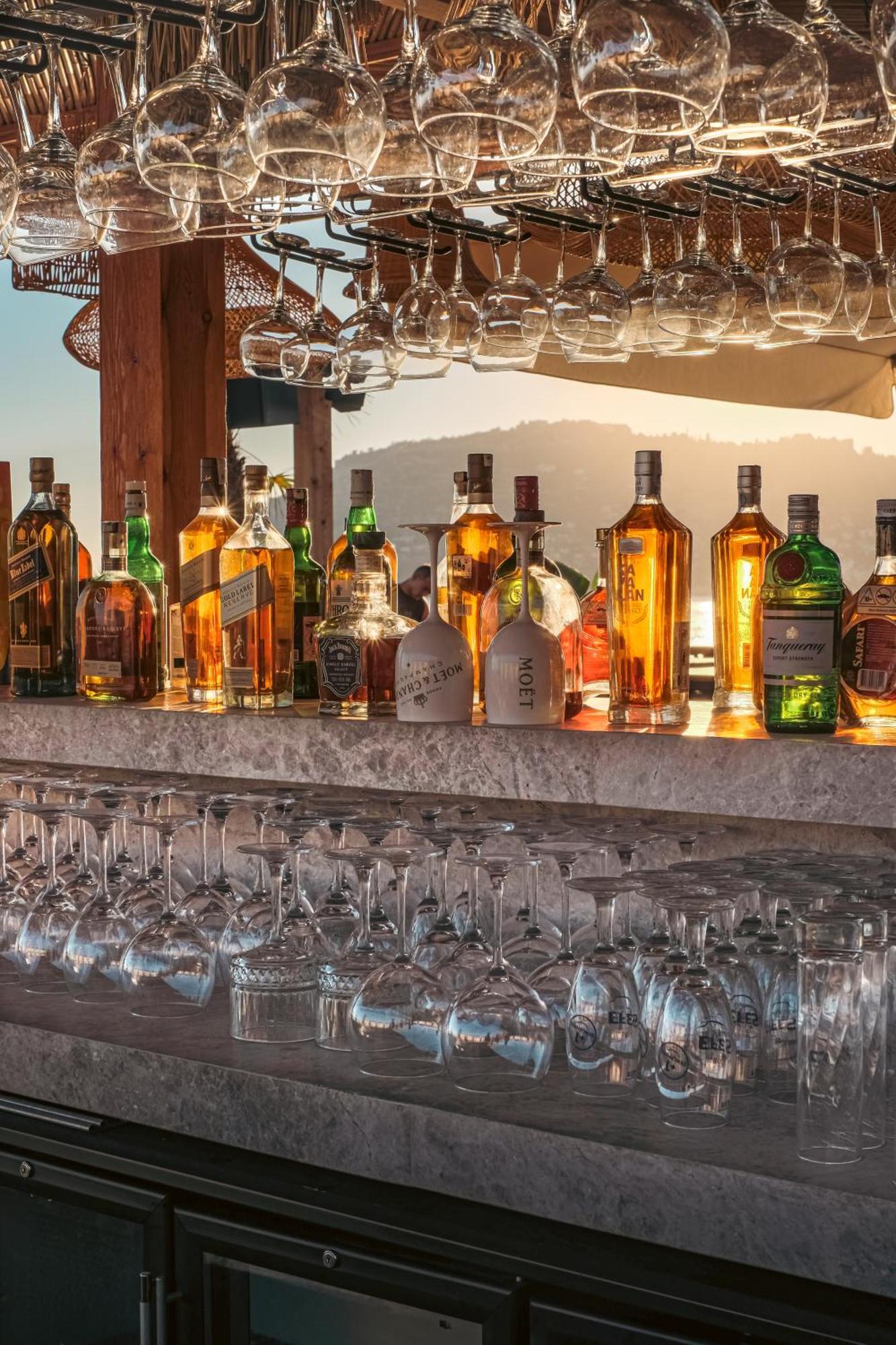 Day One Beach Resort & Spa - Adult Only Alanya Exterior foto Scotch whisky