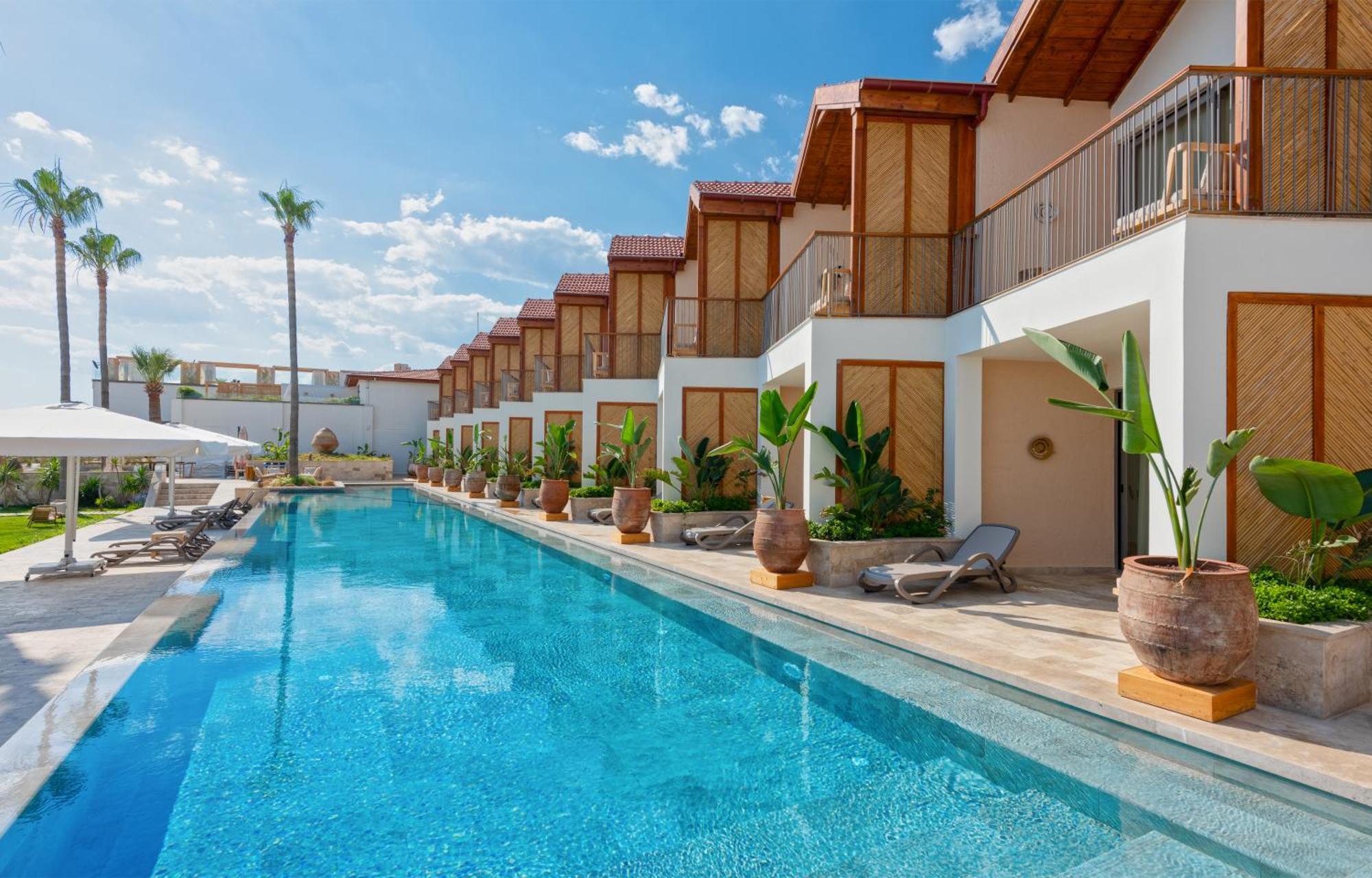 Day One Beach Resort & Spa - Adult Only Alanya Exterior foto The hotel's pool