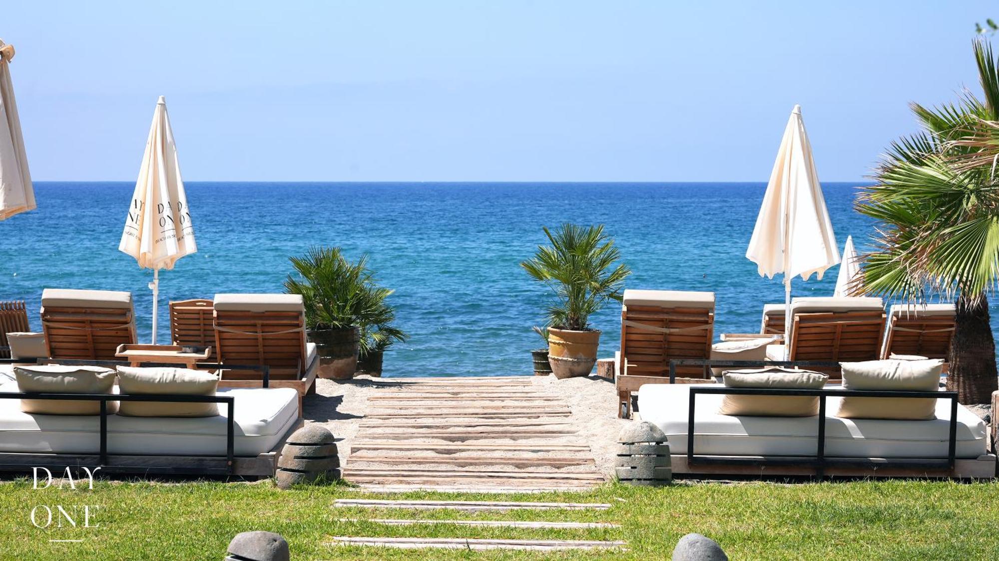 Day One Beach Resort & Spa - Adult Only Alanya Exterior foto The beach at the hotel